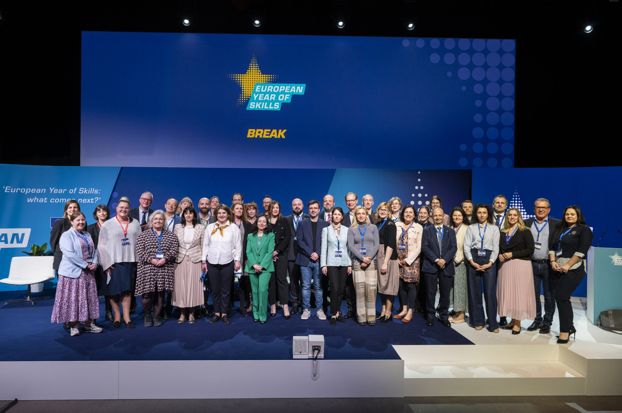 Pasica z ilustracijami Prvi forum EPUO: Spretnosti za vse